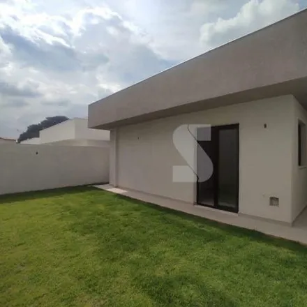 Buy this 4 bed house on Rua Onze in Vargem das Flores, Contagem - MG