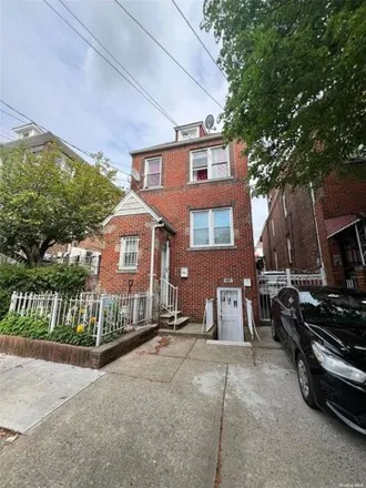 Buy this 5 bed house on 4340 Carpenter Avenue in New York, NY 10466