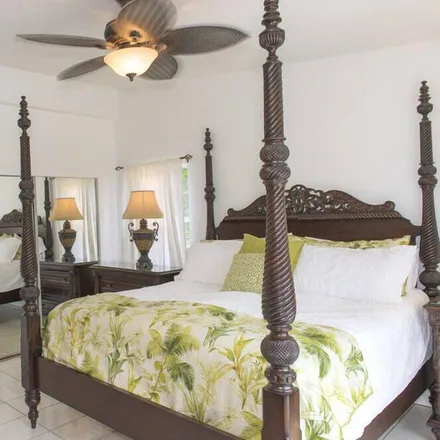 Rent this 5 bed house on Islamorada