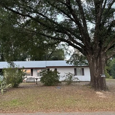 Buy this 3 bed house on 585 Lincoln Avenue in DeFuniak Springs, FL 32435