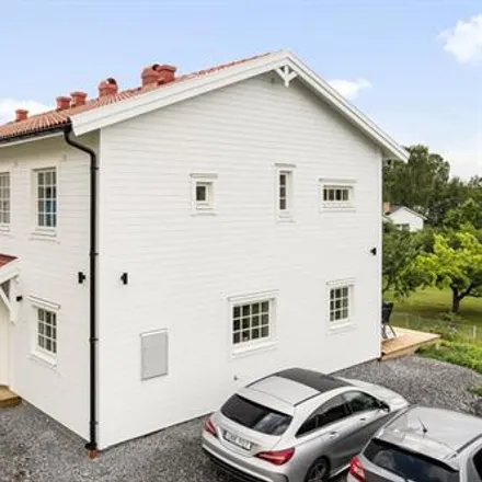 Rent this 4 bed duplex on Läkarvägen in 163 71 Stockholm, Sweden