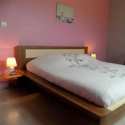 Rent this 4 bed house on 76590 Longueville-sur-Scie