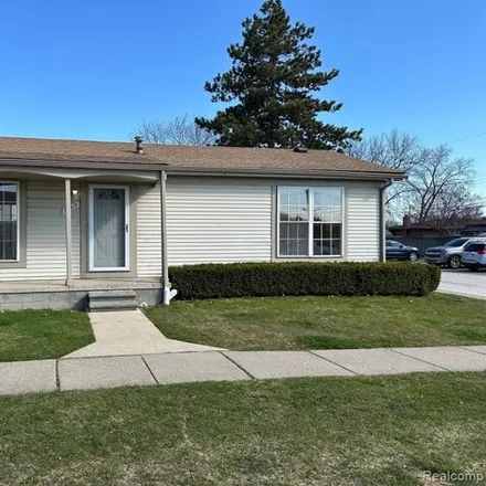 Image 1 - 35276 Terrybrook Drive, Sterling Heights, MI 48312, USA - Condo for sale