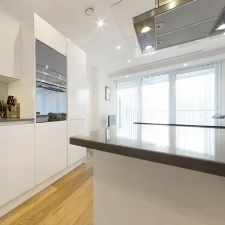 Image 3 - Baltimore Tower, 25 Crossharbour Plaza, Millwall, London, E14 9ZJ, United Kingdom - Apartment for sale