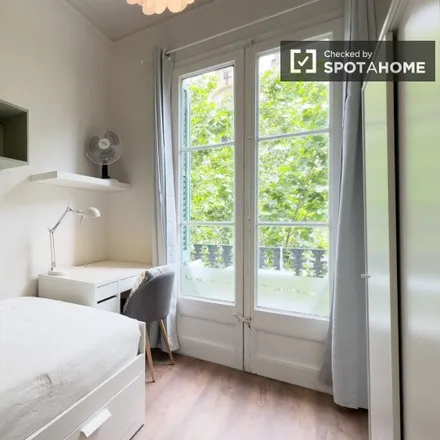 Rent this 6 bed room on Carrer del Rosselló in 205, 08001 Barcelona