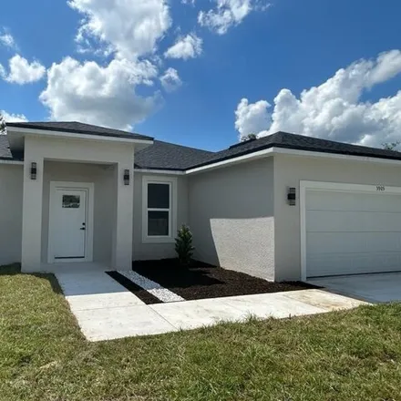 Rent this 4 bed house on 153 Friendly Circle in Sebring, FL 33876