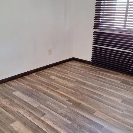 Image 3 - Tipuana Avenue, Mindalore North, Krugersdorp, 1725, South Africa - Apartment for rent