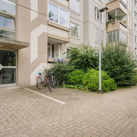 Rent this 2 bed apartment on Hohenrode 17 in 30880 Laatzen, Germany