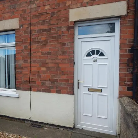 Rent this 3 bed townhouse on Sydney Terrace in Newark on Trent, NG24 4BS