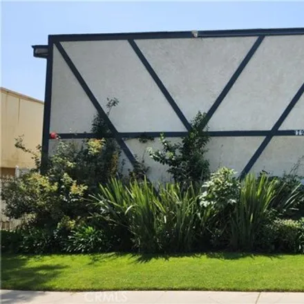 Image 2 - Alley 80665, Los Angeles, CA 91328, USA - House for sale