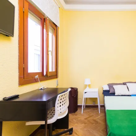 Rent this 5 bed room on Madrid in Calle de Donoso Cortés, 20