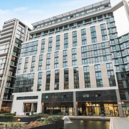 Rent this 3 bed apartment on 4 Merchant Square in London, W2 1LF
