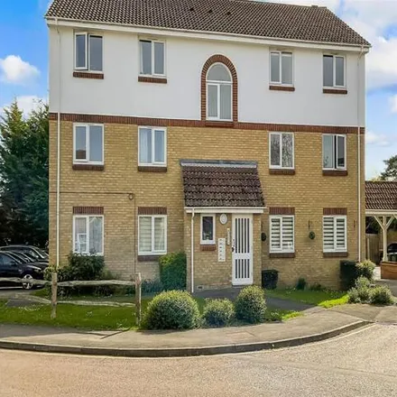 Buy this 2 bed apartment on The Ridings in Paddock Wood, TN12 6YE