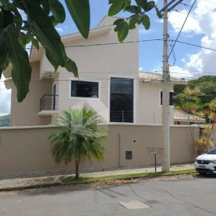 Buy this 4 bed house on Avenida Buenos Ayres in Poços de Caldas - MG, 37701-355