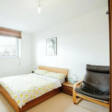 Image 3 - Ide Mansions, 518 Cable Street, Ratcliffe, London, E1W 3AF, United Kingdom - Apartment for sale
