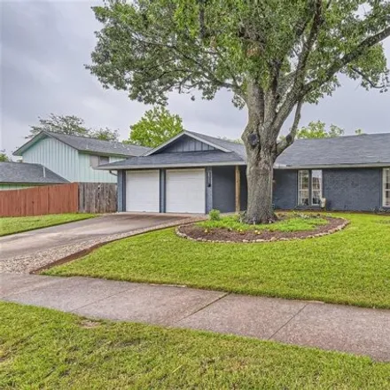 Image 3 - 8911 Hunters Trace, Austin, TX 78710, USA - House for sale
