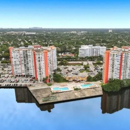 Image 1 - 1351NE Miami Gardens Drive, North Miami Beach, FL 33179, USA - Condo for rent