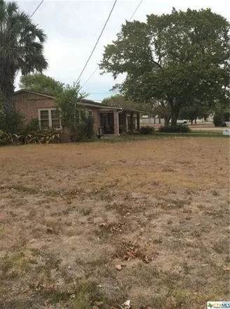Image 2 - 1398 North McLeod Street, Cuero, TX 77954, USA - House for sale