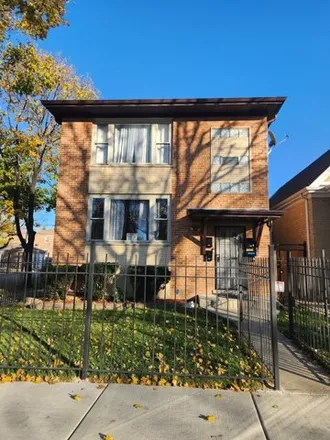 Rent this 3 bed apartment on 7201 South Fairfield Avenue in Chicago, IL 60629