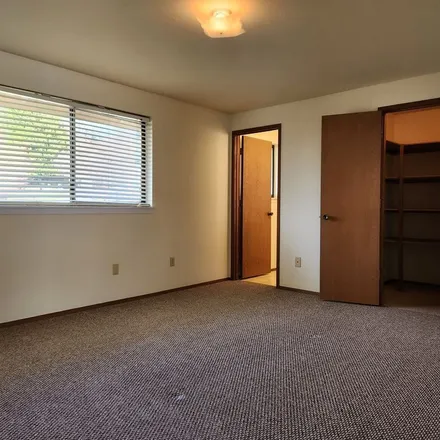 Image 5 - 1892 East 16th Street, Manette, Bremerton, WA 98310, USA - Townhouse for rent