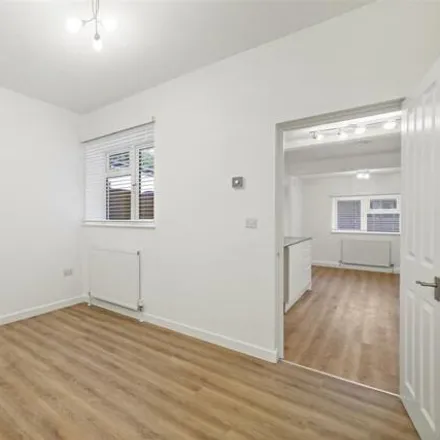 Image 2 - Parkfield Road, Willesden Green, London, NW10 2BG, United Kingdom - Duplex for rent