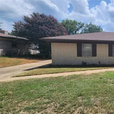 Rent this 3 bed house on 2601 Easy Street in Denison, TX 75020