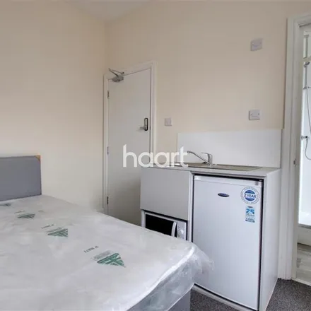 Rent this 1 bed room on 115 Saint James Road in Derby, DE23 8QW