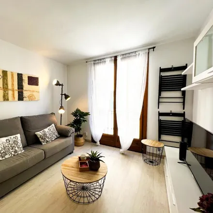 Rent this 2 bed apartment on Filosofía in Plaça Ripoll, 43001 Tarragona