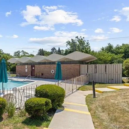 Image 5 - Birmingham Athletic Club, 4033 West Maple Road, Bloomfield Township, MI 48301, USA - Condo for sale