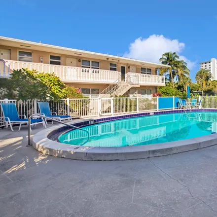 Buy this 1 bed condo on 3216 Northeast 13th Street in Country Club Isles, Pompano Beach