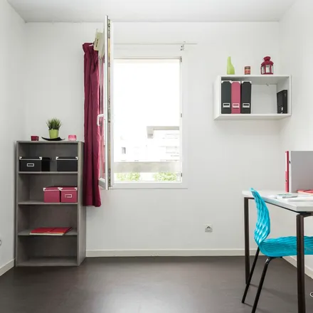 Rent this 1 bed apartment on Hôtel de Ville de Carquefou in Rue Charles de Gaulle, 44470 Carquefou