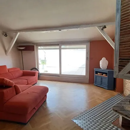 Rent this 4 bed apartment on 418 Cours Gambetta in 47000 Agen, France