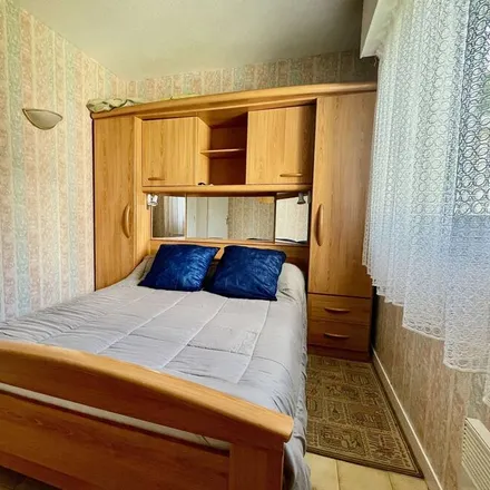Rent this 1 bed apartment on 56170 Quiberon