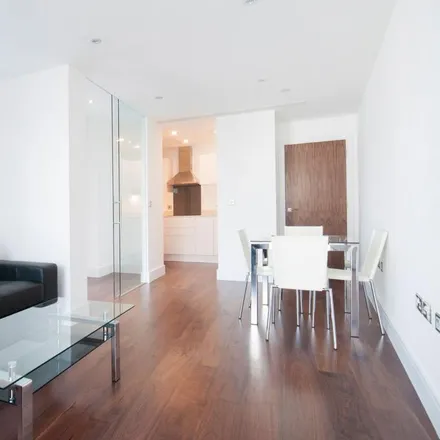 Rent this 1 bed apartment on Jackson Tower in 1 Lincoln Plaza, Millwall