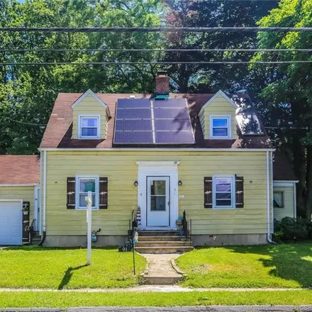 Buy this 2 bed house on 91 Everett Street in Stratford, CT 06615