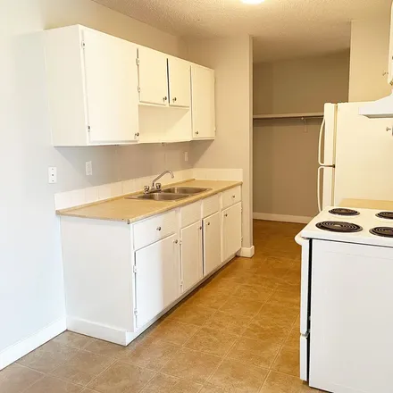 Image 3 - Memorial Drive, Fort McMurray, AB T9H 1L2, Canada - Apartment for rent