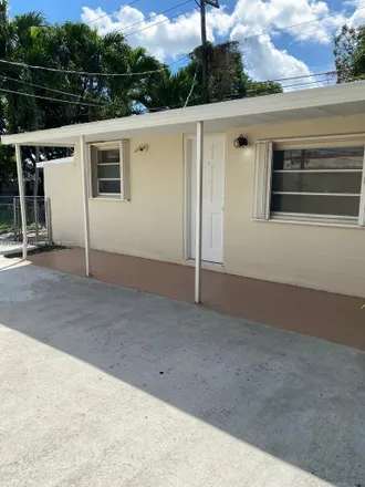 Rent this 1 bed apartment on 512 East 14th Street in Sun-Tan Village, Hialeah