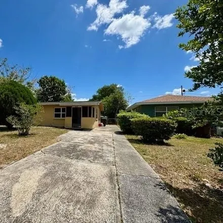 Rent this 2 bed house on 342 Jewell St in Lake Wales, Florida