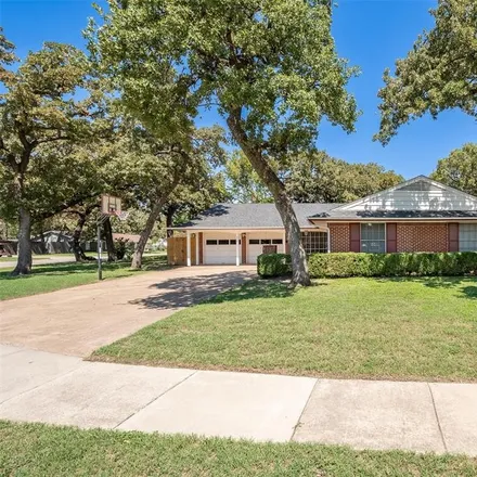 Image 1 - 612 Hartin Circle, Irving, TX 75061, USA - House for sale