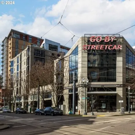 Buy this 1 bed condo on Streetcar Lofts in 1030 Northwest Marshall Street, Portland