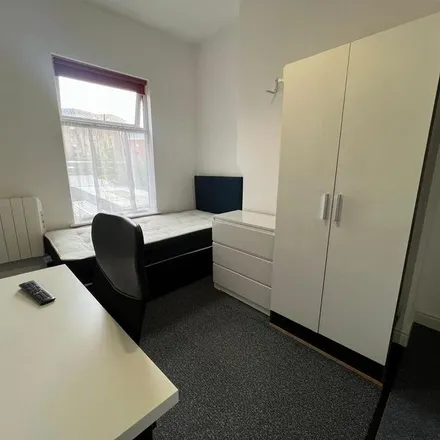 Rent this 1 bed apartment on London Road in Coventry, CV1 2JP
