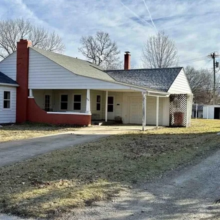 Buy this 2 bed house on 878 Lucas Avenue in Chariton, IA 50049