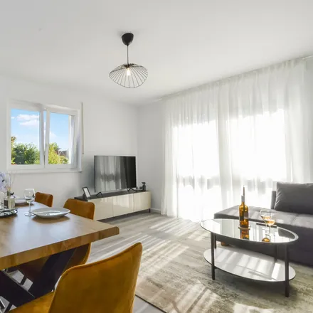 Rent this 3 bed apartment on Kirchplatz in Bahnhofstraße, 33803 Steinhagen