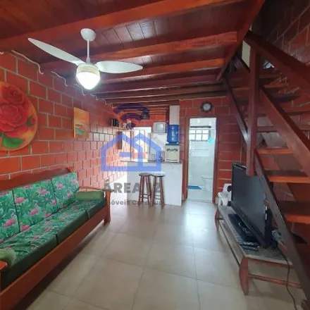 Buy this 2 bed house on Avenida Fioravante Pascholin in Jardim Casa Branca, Caraguatatuba - SP
