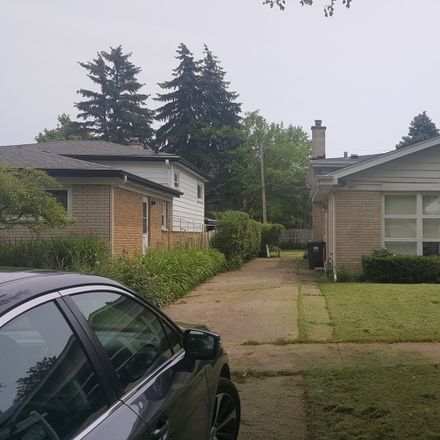 Rent this 3 bed house on 8117 Central Avenue in Morton Grove, Niles Township
