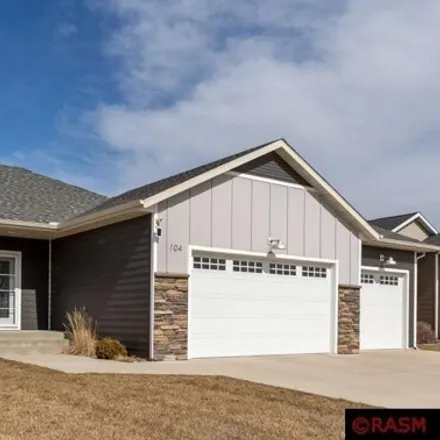 Buy this 4 bed house on 150 Pelican Court in Mankato, MN 56001