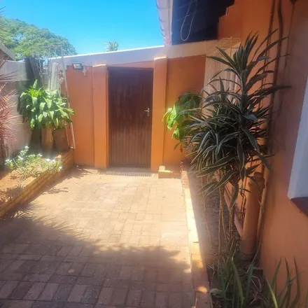 Image 1 - Newport Avenue, Glenashley, Durban North, 4019, South Africa - Apartment for rent