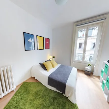 Rent this 3 bed room on 21 rue du Garet