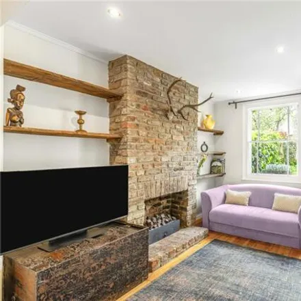 Image 4 - 5 Thorne Passage, London, SW13 0PA, United Kingdom - Townhouse for sale