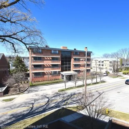 Image 9 - Piety Hill Place, 600 West Brown Street, Birmingham, MI 48009, USA - Condo for rent